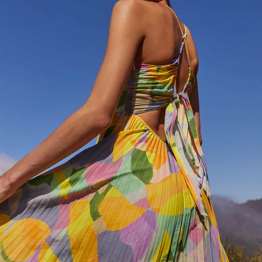 Ida – Sukienka | Dla kobiet | Plisowana & Dekolt w serek | Żywe kolory & Płynna sylwetka | IVY&CO