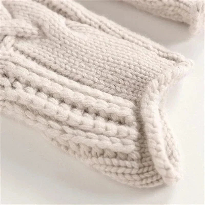 Michalina – Kaszmirowy sweter z wzorem w warkocze