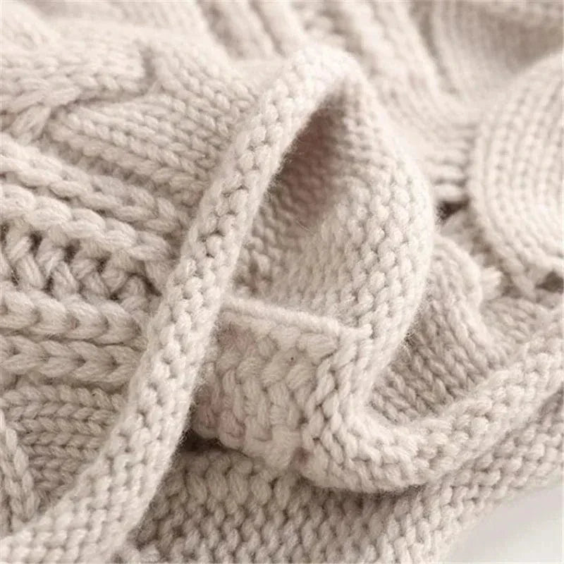 Michalina – Kaszmirowy sweter z wzorem w warkocze